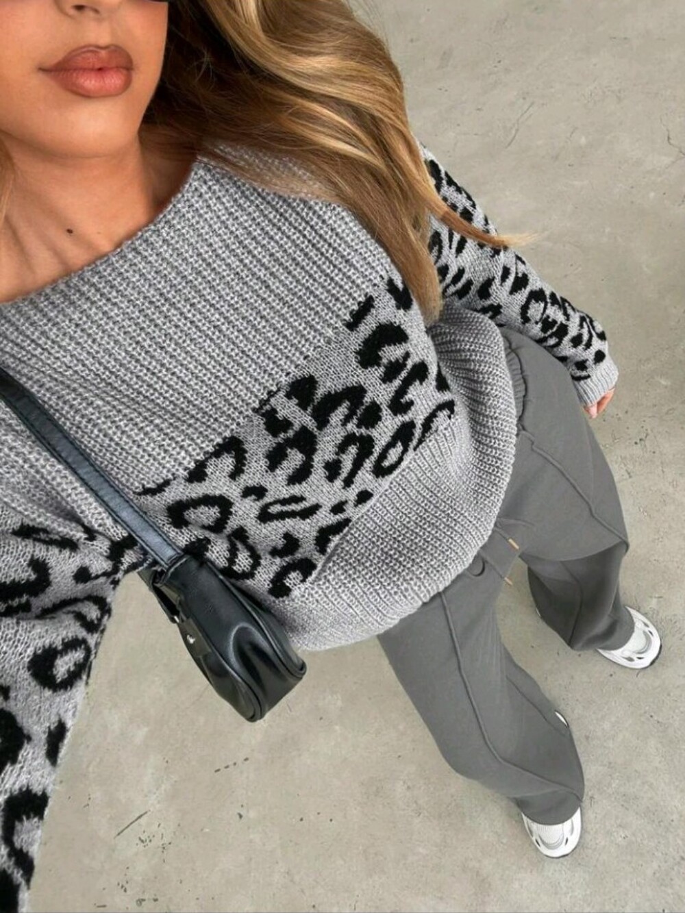 Women's Leopard Print Patchwork Long Sleeve Pullover Sweatshirt,Long - Picture 6 of 6